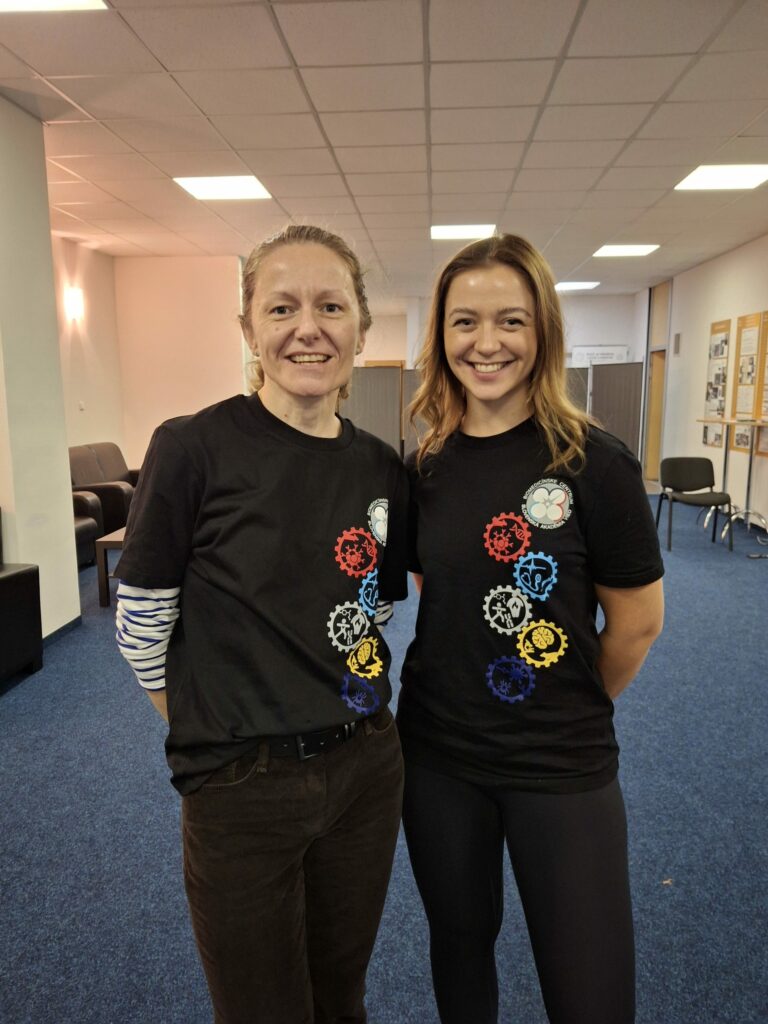 Fyzioterapeutky Petra Dubajová (vpravo) a Lucia Slobodová.