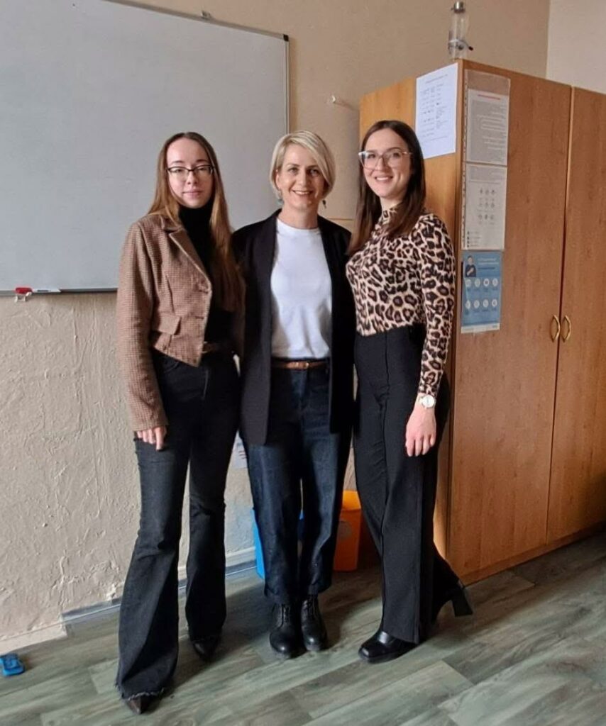 Výskumníčky BMC SAV zľava Eveline Órasová, Dr. Katarína Kozics.