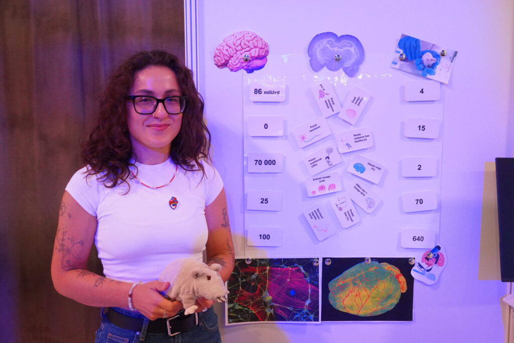 Noc vedy 2025, stánok BMC SAV v Bratislave.