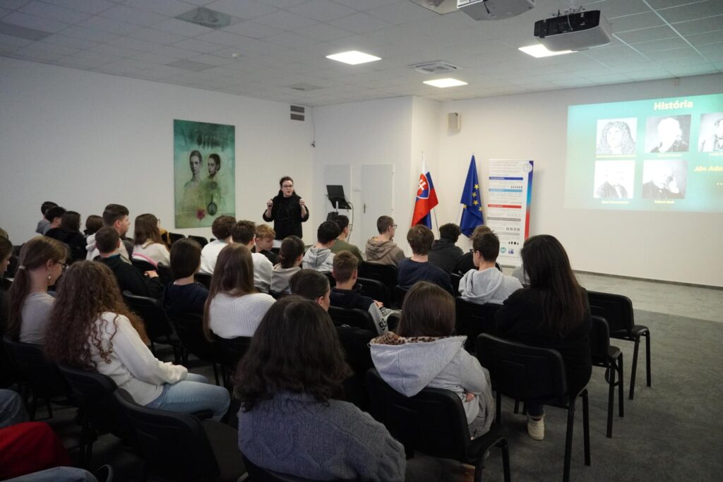 Prednáška o vírusoch Dr. Moniky Slávikovej.