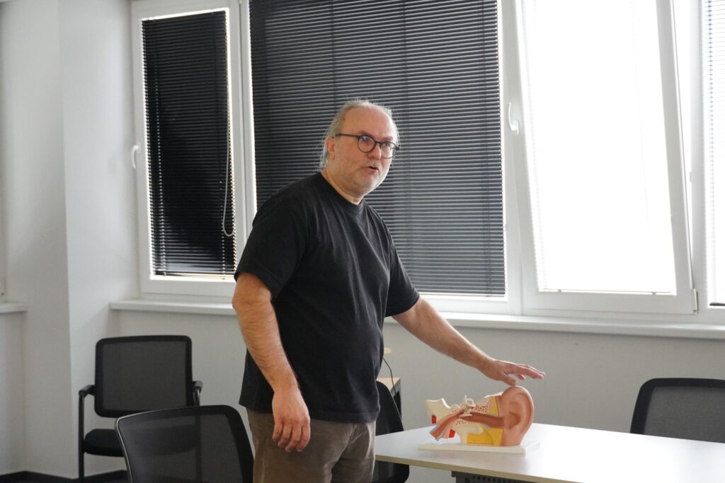 Dr. Peter Hubka priblížil tému vírusov a mozgu.