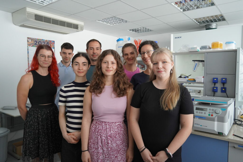 Stážistky z Galileo School s výskumným t...