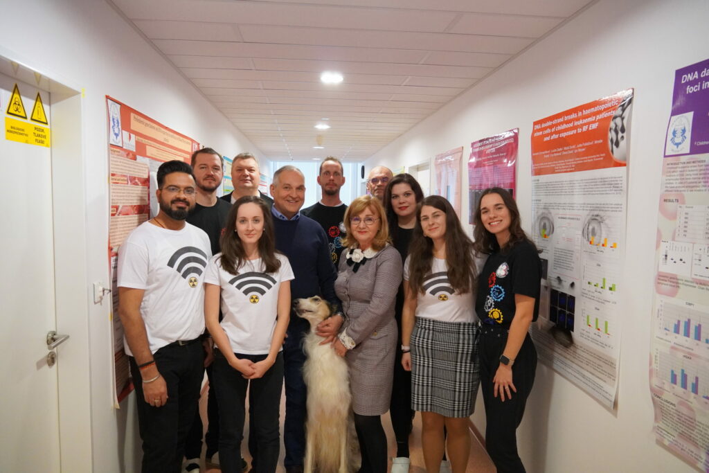 Tím oddelenia rádiobiológie BMC SAV, Dr. Igor Beliaev v strede.