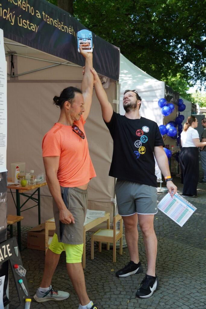 Meranie sily stisku.