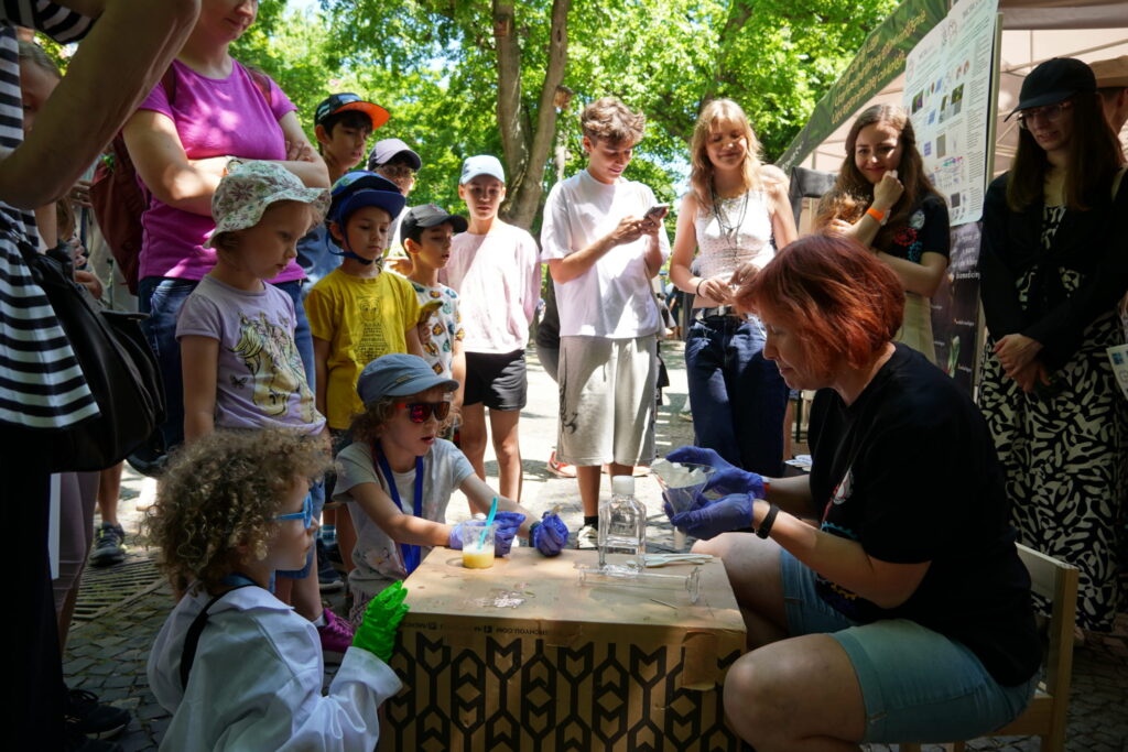 My sme SAV 2025, stánok BMC SAV, izolácia DNA z banánu.