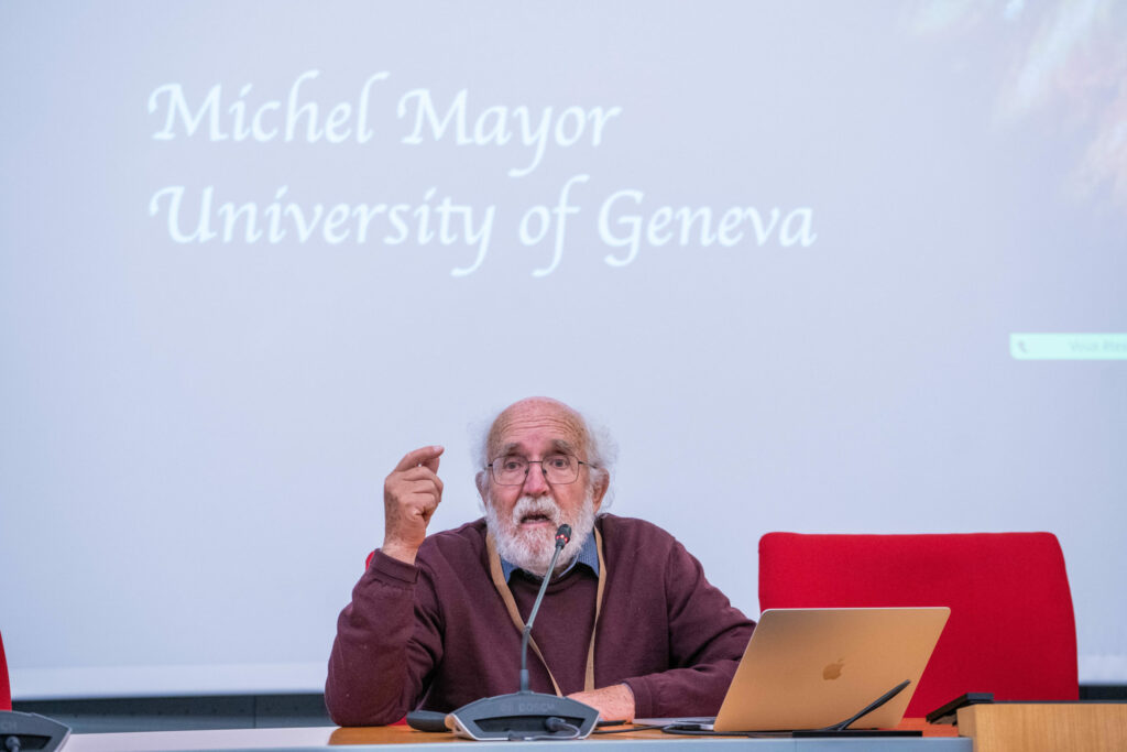 Astrofyzik Michel Mayor počas prednášky na SAV v rámci festivalu Starmus.