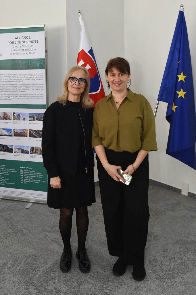 BMC SAS Director General Silvia Pastorekova with Maria Ananchenkova at the A4L meeting.