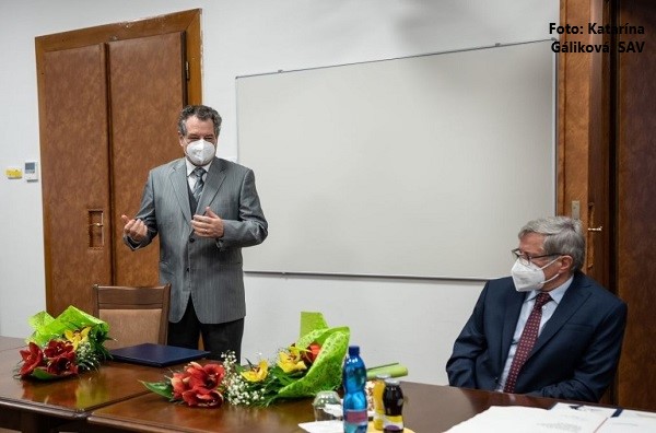 Ocenenia SAV pre Andreja Kormuťáka a Ján...