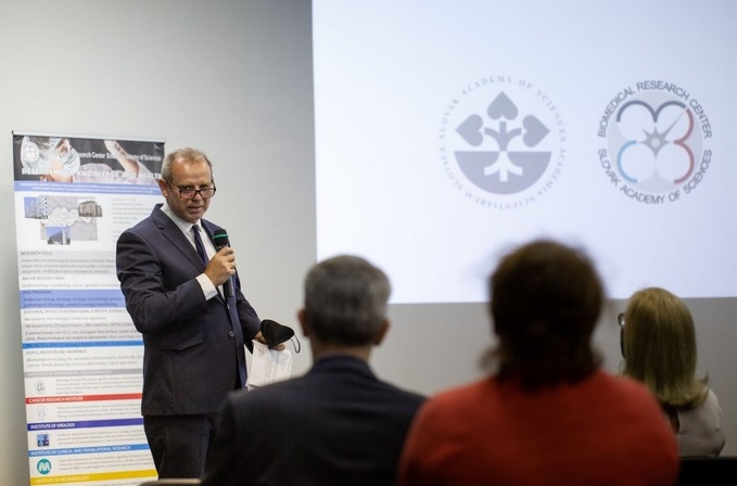 MVDr. Juraj Kopáček, DrSc. počas podujat...