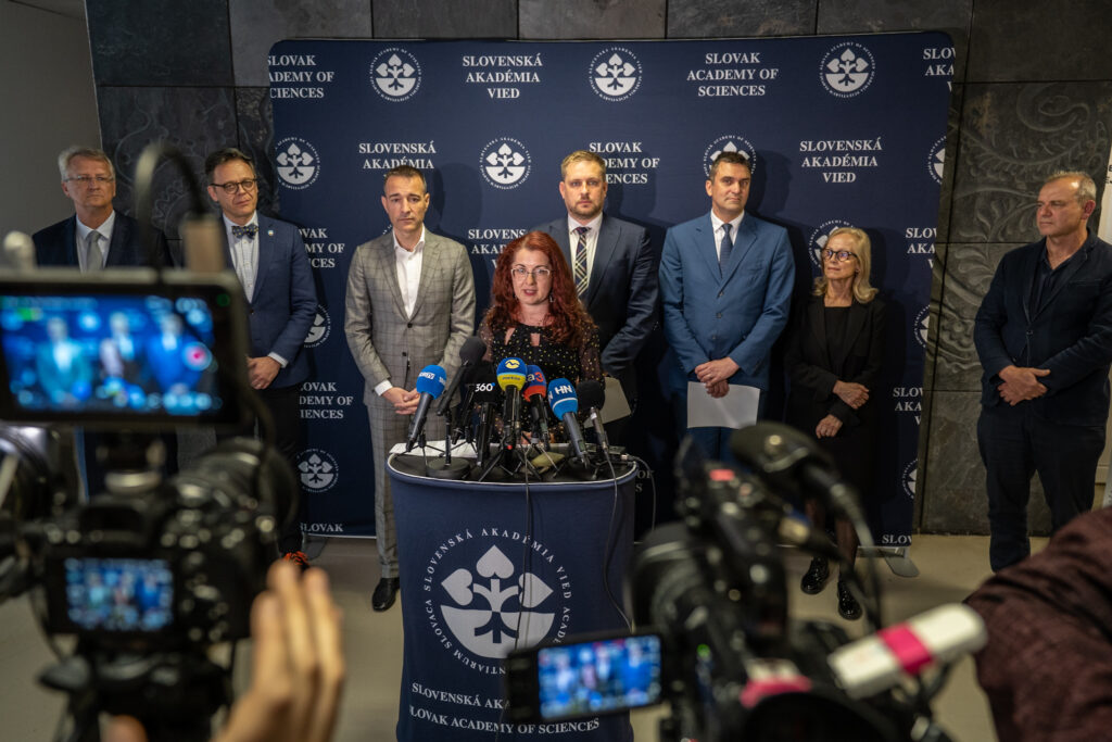 Vyhlásenie pre novinárov po rokovaní s ministrami.