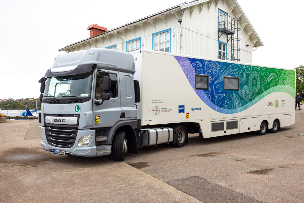 Mobile laboratory exterior. Copyright © European Molecular Biology Laboratory (EMBL), License CC BY-SA 3.0 IGO, Credit Massimo del Prete/EMBL.