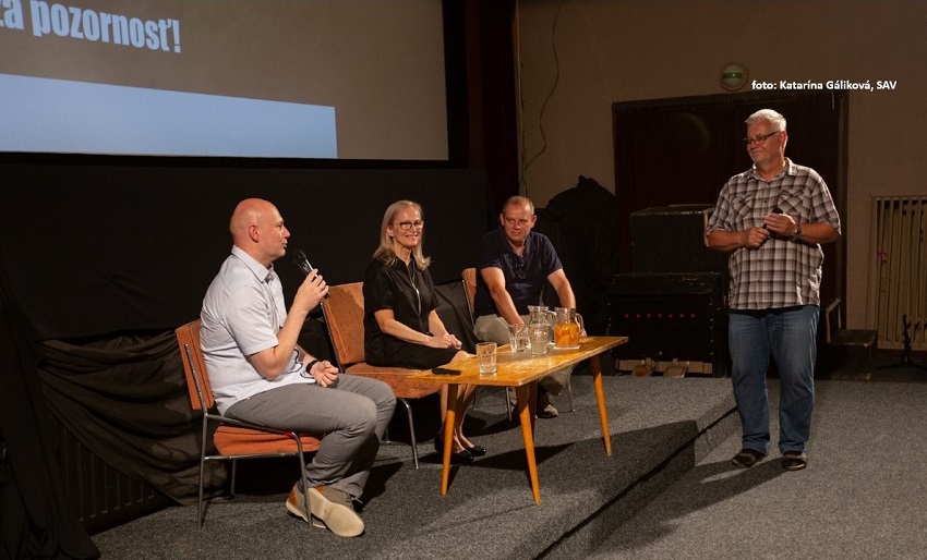 prednášajúci a moderátor košickej vedeck...