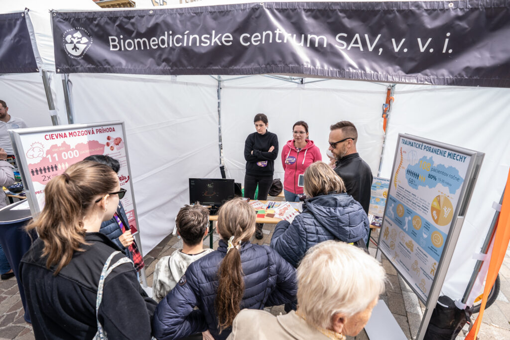 Stánok Neurobiologického ústavu BMC SAV.