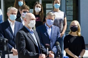 z tlačovej konferencie