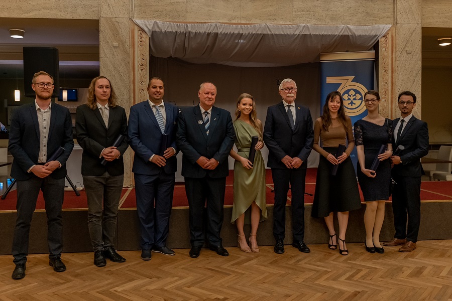 Víťazi a víťazky Súťaže mladých vedeckýc...