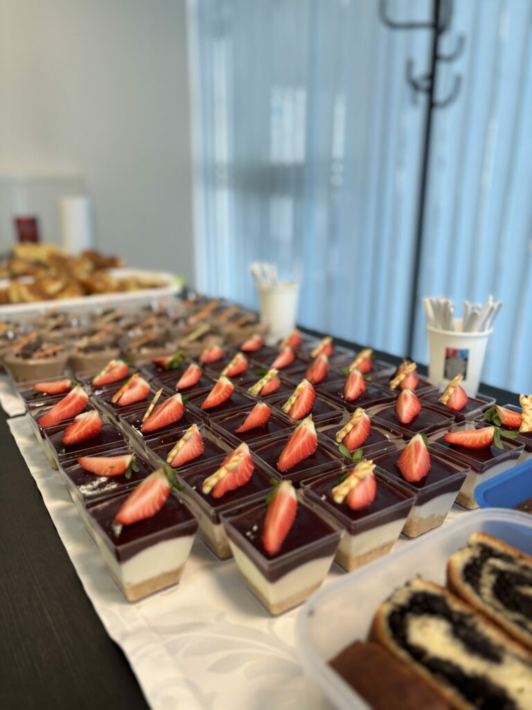 Občerstvenie, sladké dezerty na podujatí ParkinSAV-Cup.