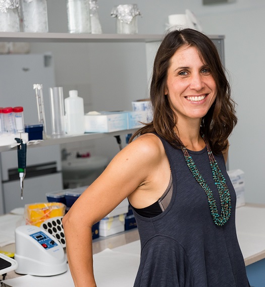 doc. MUDr. Barbara Ukropcová, PhD. v lab...