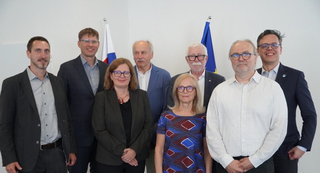 From left: Dr. Lukáš Varga from BMC SAV ...