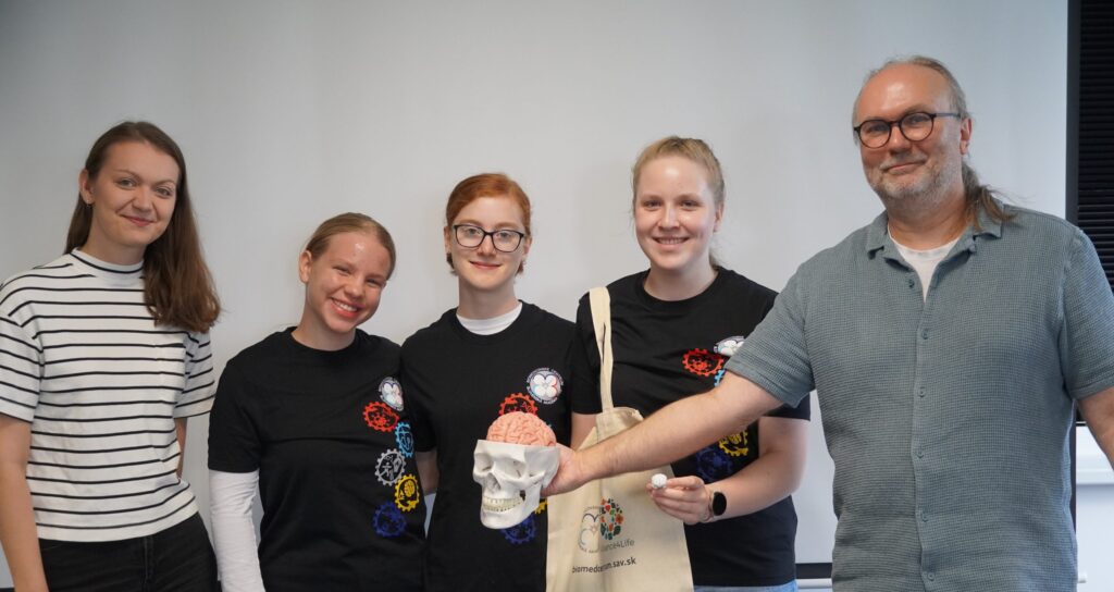 Vedúci Laboratória pre komplexný výskum ...