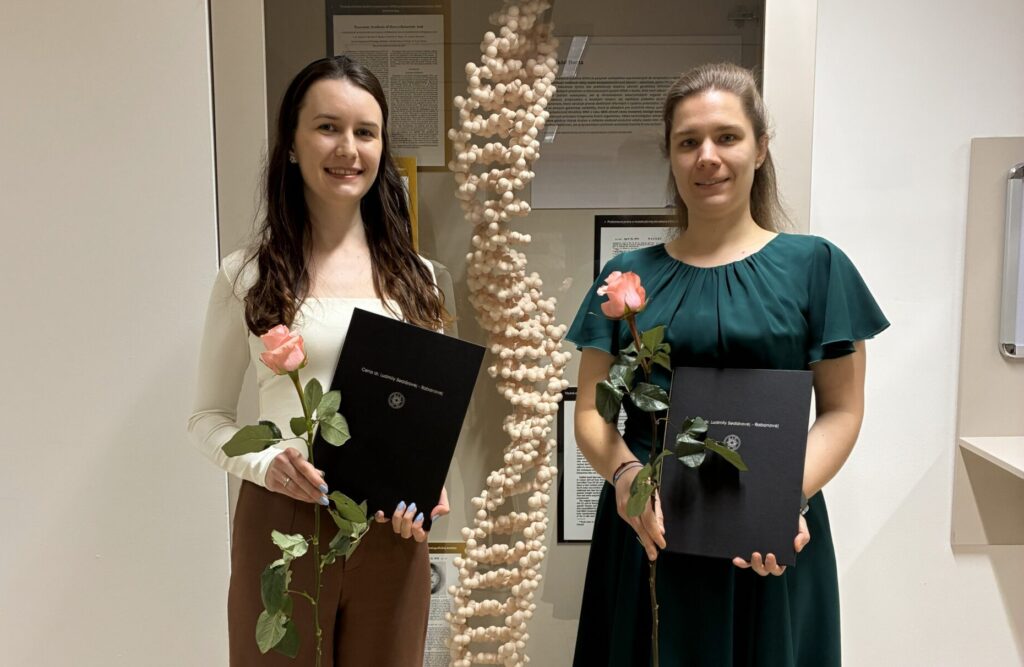 Zľava Mária Pacalajová a Radka Macová.