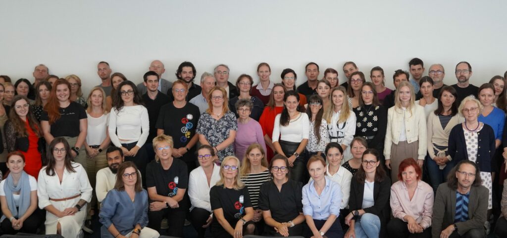 Skupinová fotografia časti účastníkov ko...